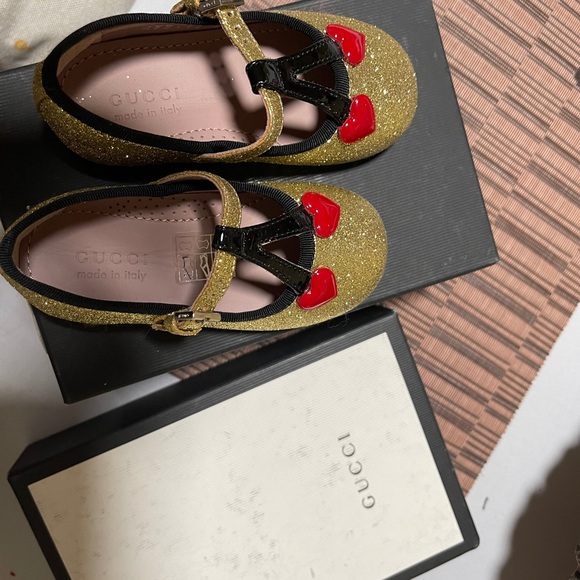 Gucci - Picture 3 of 3